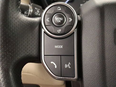 Used 2017 Land Rover Range Rover Sport HSE image 18