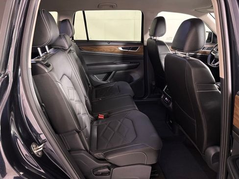 Used 2025 Volkswagen Atlas SE FWD image 41