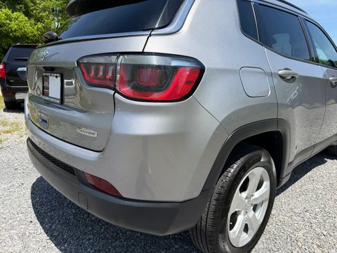 Used 2019 Jeep Compass Latitude w/ Popular Equipment Group AWD/4WD image 13