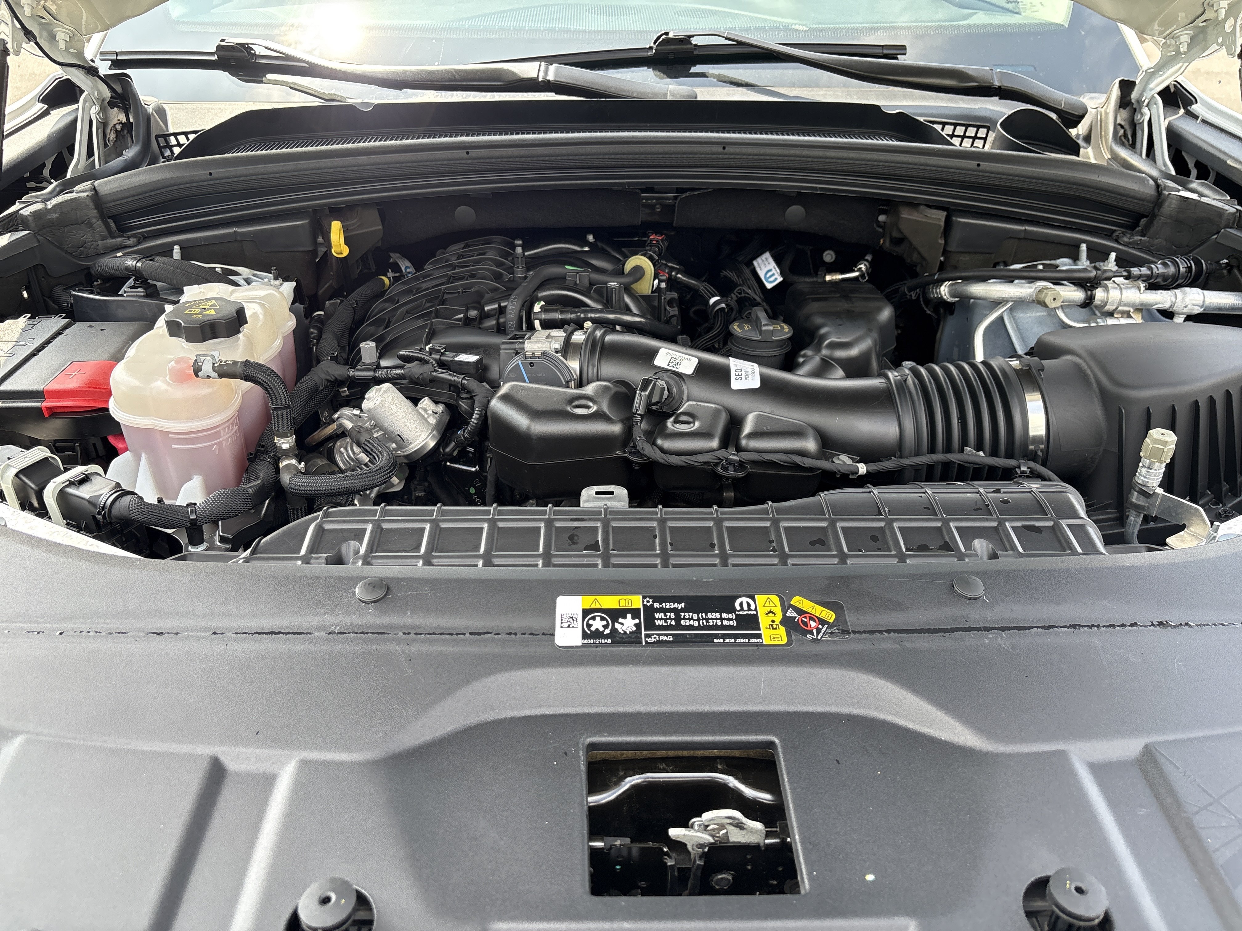Used 2023 Jeep Grand Cherokee Laredo RWD image 34