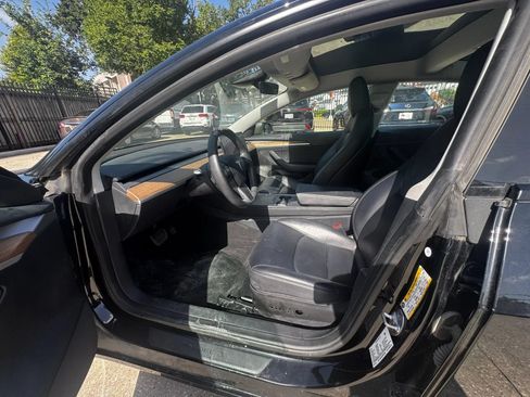 Used 2023 Tesla Model 3 Standard Range RWD image 4