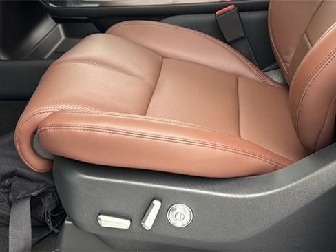 New 2025 Lincoln Navigator L Reserve image 22