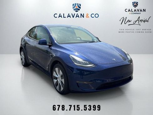 Used 2023 Tesla Model Y Long Range AWD/4WD image 1