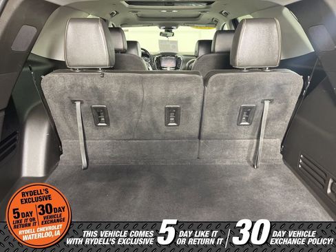 Used 2021 Chevrolet Traverse LT w/ LT Premium Package image 21