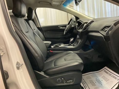 Used 2018 Ford Edge Titanium w/ Technology Package AWD/4WD image 16