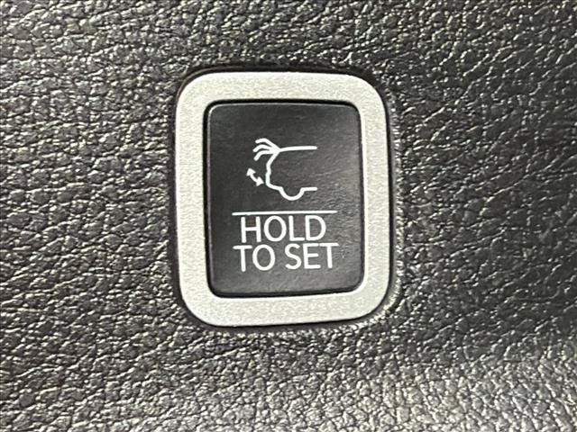 Used 2024 Jeep Wagoneer L Series II w/ Flexible Seating Group AWD/4WD image 20