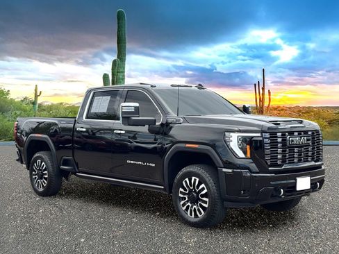 Used 2025 GMC Sierra 2500 Denali Ultimate w/ Max Trailering Package AWD/4WD image 7