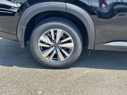 New 2026 Nissan Pathfinder SL AWD/4WD image 11