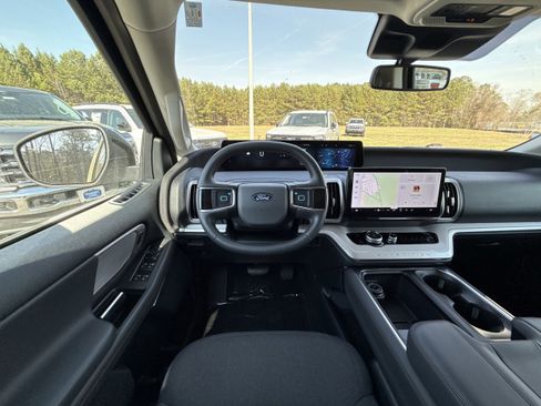 Used 2025 Ford Expedition Max Active RWD image 14