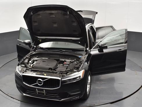 Used 2021 Volvo XC60 T5 Momentum image 27