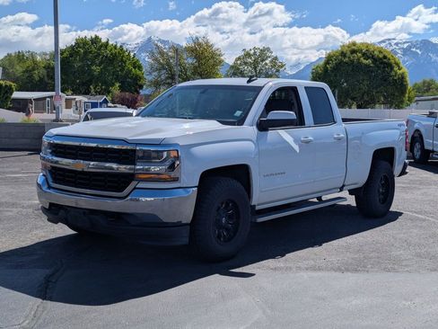 Used 2018 Chevrolet Silverado 1500 LT AWD/4WD image 10