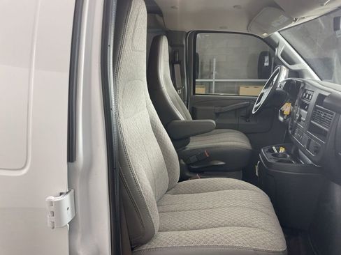 New 2025 GMC Savana 3500 Extended w/ Driver Convenience Package image 24