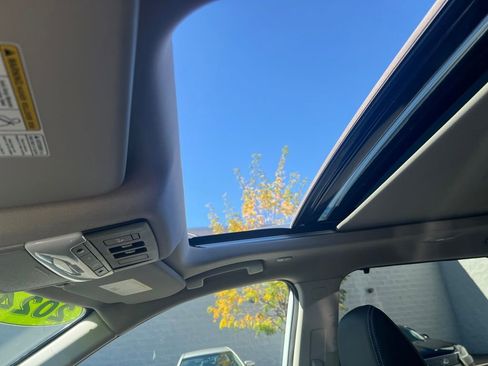 Certified 2024 Nissan Rogue SL w/ SL Premium Package image 23