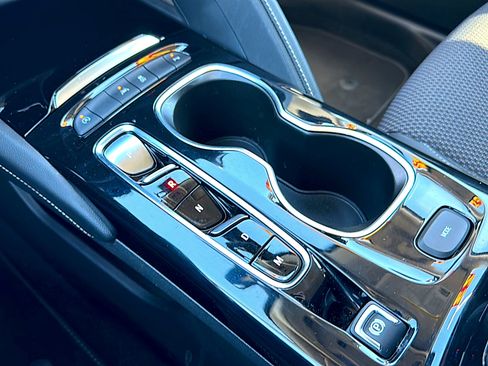 Used 2023 Buick Envision Preferred image 34