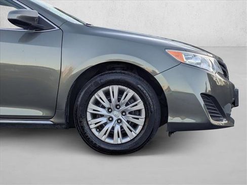 Used 2012 Toyota Camry LE image 21