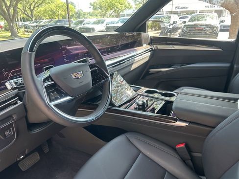 Certified 2026 Cadillac Escalade 4WD image 8