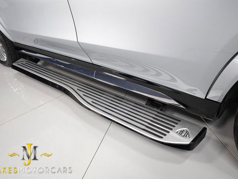 Used 2023 Mercedes-Benz Maybach GLS 600 4MATIC image 10