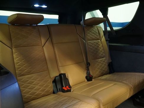 Used 2022 Cadillac Escalade ESV Premium Luxury image 21