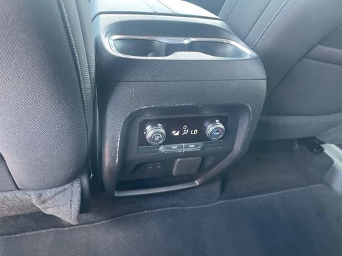 Used 2026 GMC Acadia Elevation FWD image 24