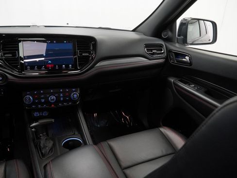 Certified 2025 Dodge Durango GT image 29