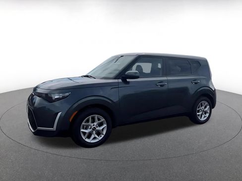Used 2025 Kia Soul LX w/ LX Technology Package FWD image 8