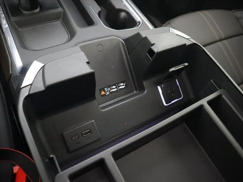 New 2025 Chevrolet Silverado 1500 High Country w/ High Country Premium Package image 9