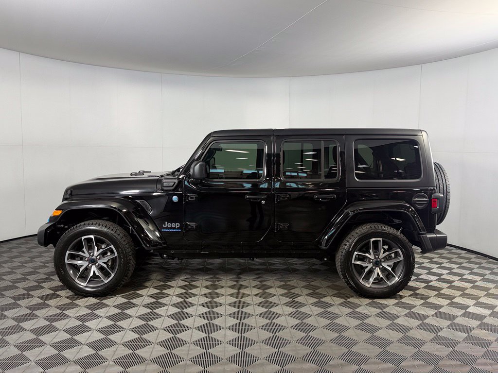 Used 2024 Jeep Wrangler Unlimited AWD/4WD image 10