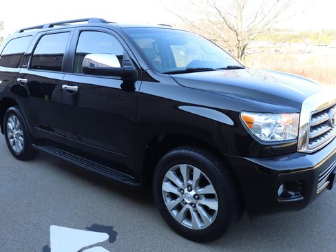 Used 2014 Toyota Sequoia Limited image 17