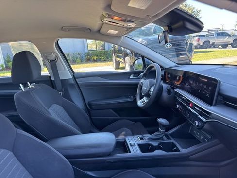 Used 2025 Kia K5 LXS FWD image 11