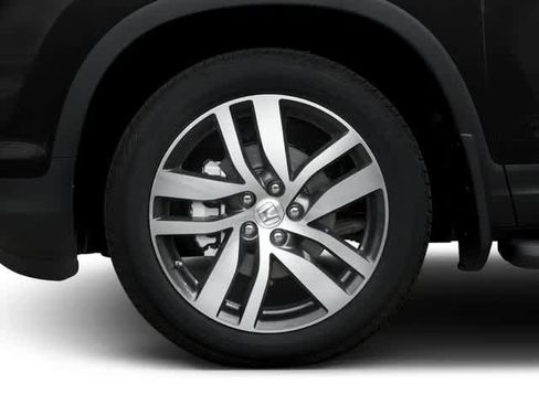 Used 2016 Honda Pilot Touring image 10
