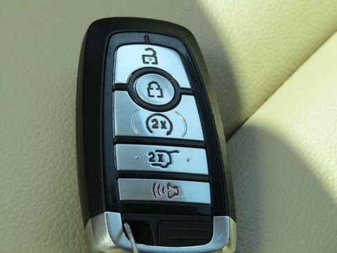 Used 2022 Ford Edge SEL w/ Convenience Package AWD/4WD image 23