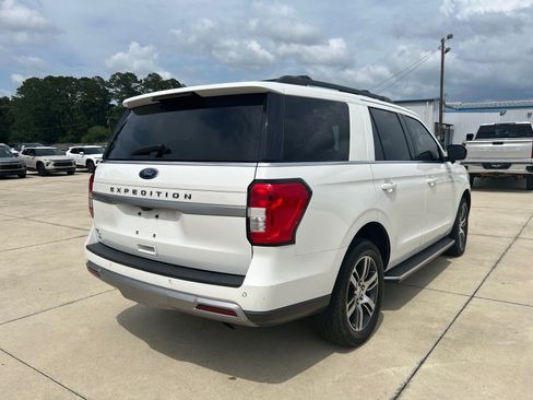 Used 2022 Ford Expedition XLT AWD/4WD image 3