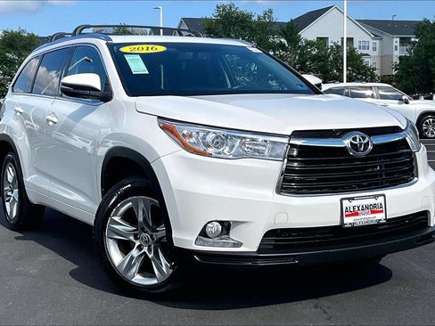 Used 2016 Toyota Highlander Limited AWD/4WD image 2