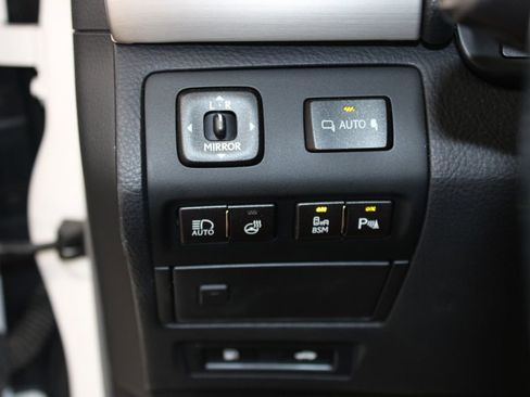 Used 2016 Lexus LS 460 w/ Comfort Package RWD image 19