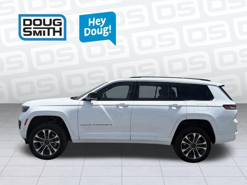 Certified 2021 Jeep Grand Cherokee L Overland w/ Luxury Tech Group IV AWD/4WD image 3