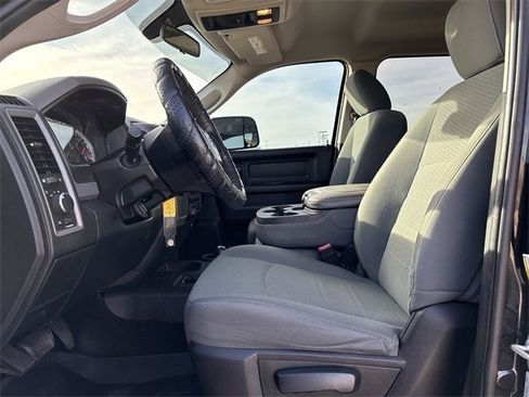 Used 2018 RAM 2500 Tradesman w/ Chrome Appearance Group image 10