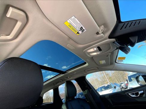 Used 2023 Volvo XC60 B5 Plus w/ Climate Package image 14