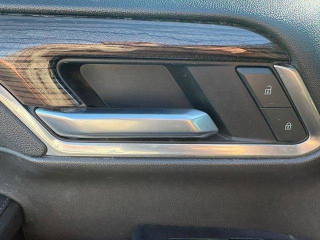 Used 2025 Chevrolet Silverado 1500 RST RWD image 8