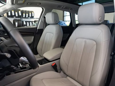 Used 2023 Audi Q5 2.0T Premium Plus w/ Premium Plus Package AWD/4WD image 24