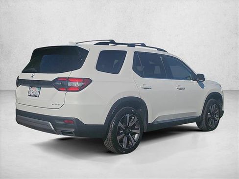 Used 2024 Honda Pilot Elite image 5