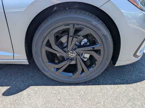 New 2025 Volkswagen Jetta SE image 24