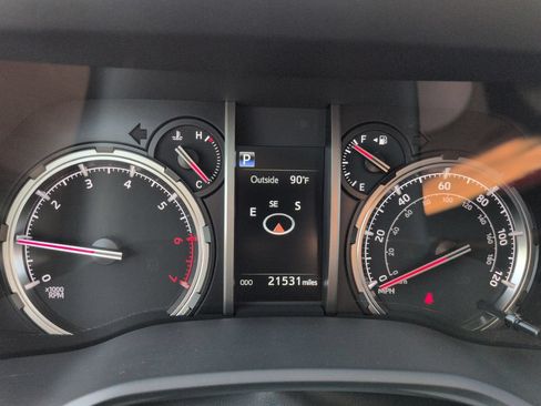 Certified 2024 Toyota 4Runner TRD Off-Road Premium w/ Off Road Premium Plus Package AWD/4WD image 15