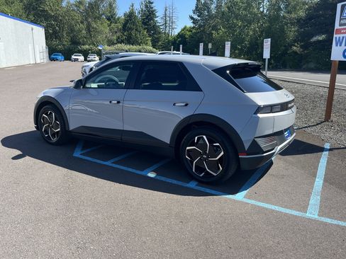 Certified 2024 Hyundai Ioniq 5 SEL RWD image 5