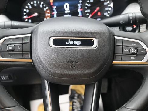 Used 2024 Jeep Compass Latitude AWD/4WD image 10