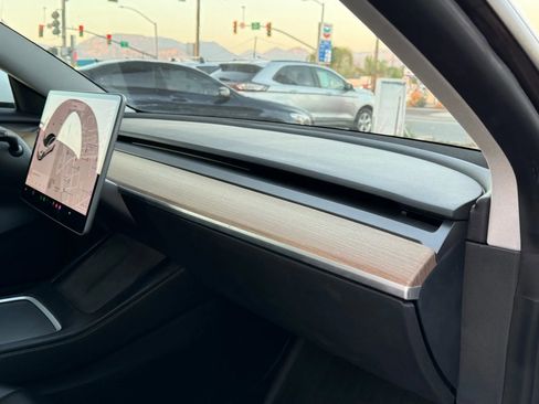 Used 2021 Tesla Model 3 Standard Range Plus image 13