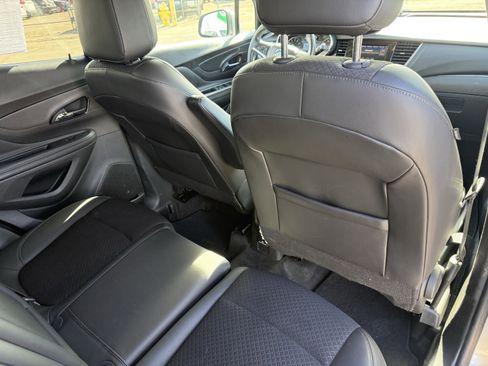 Used 2022 Buick Encore Preferred w/ Safety Package image 19