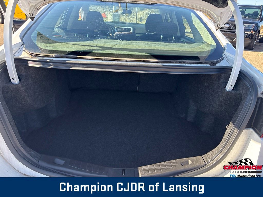 Used 2015 Ford Fusion SE FWD image 16