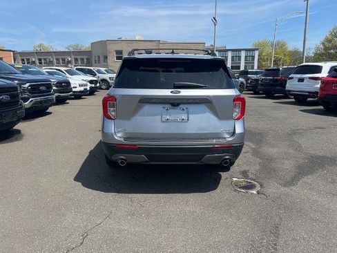 Certified 2022 Ford Explorer XLT w/ Equipment Group 202A image 4