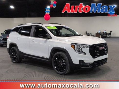 Used 2024 GMC Terrain SLE w/ Driver Convenience Package FWD image 1
