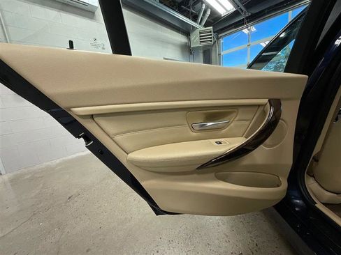 Used 2013 BMW 328i xDrive Sedan image 19